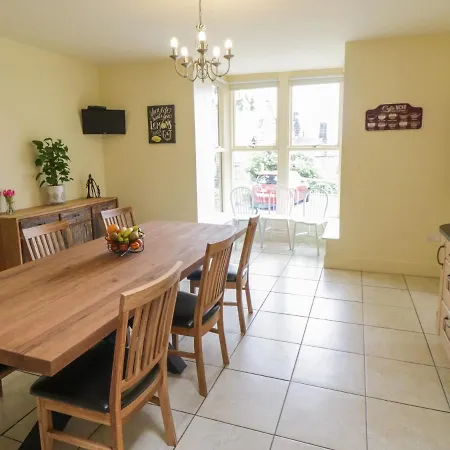 1 Thorpe Green Whitby